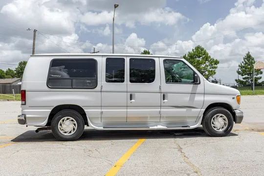 1999 Ford Econoline Van - Image 4 of 31