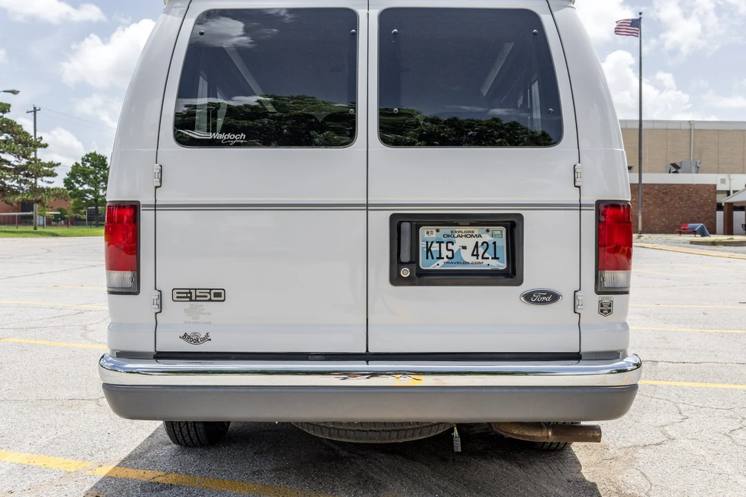 1999 Ford Econoline Van - Image 13 of 31