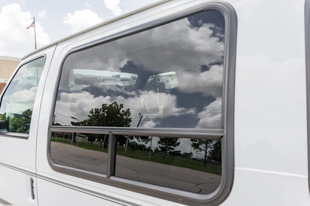 1999 Ford Econoline Van - Image 22 of 31