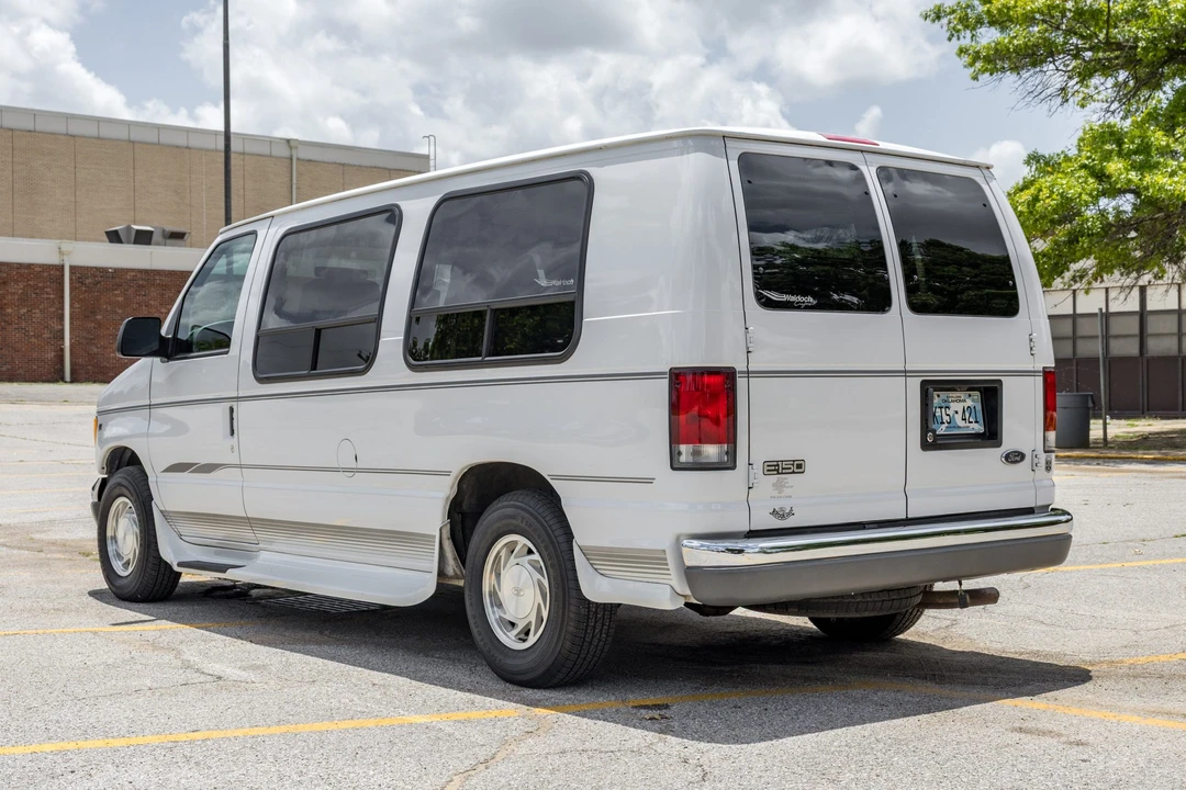 1999 Ford Econoline Van - Image 7 of 31