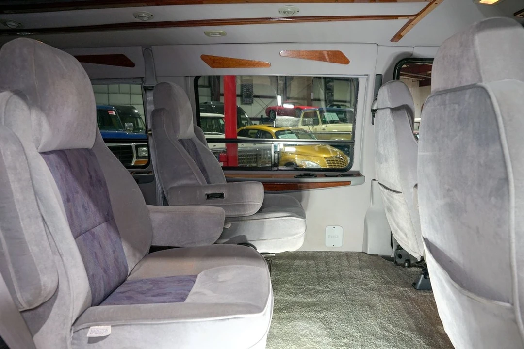 1999 Ford Econoline Van - Image 31 of 31