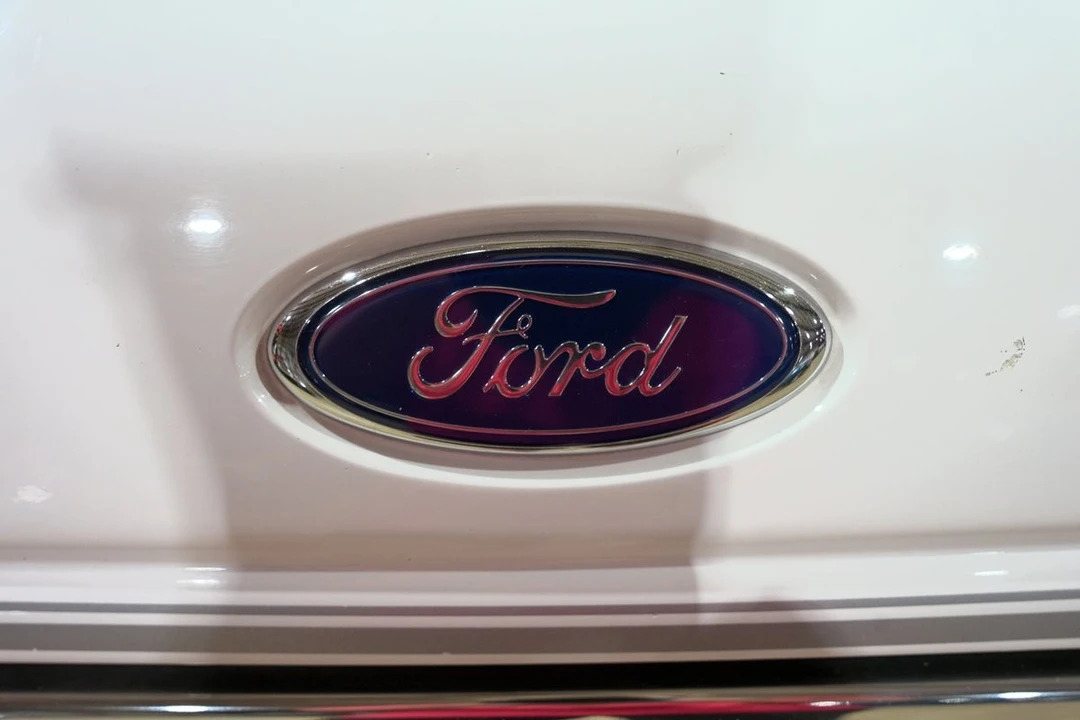 1999 Ford Econoline Van - Image 8 of 31