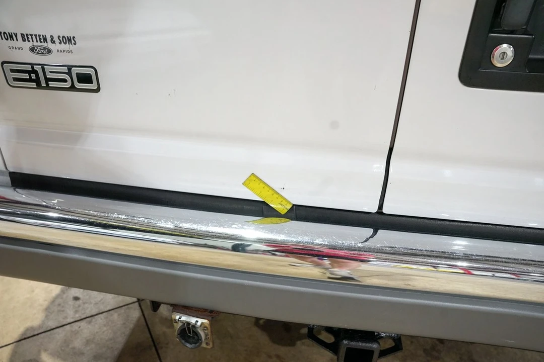 1999 Ford Econoline Van - Image 18 of 31