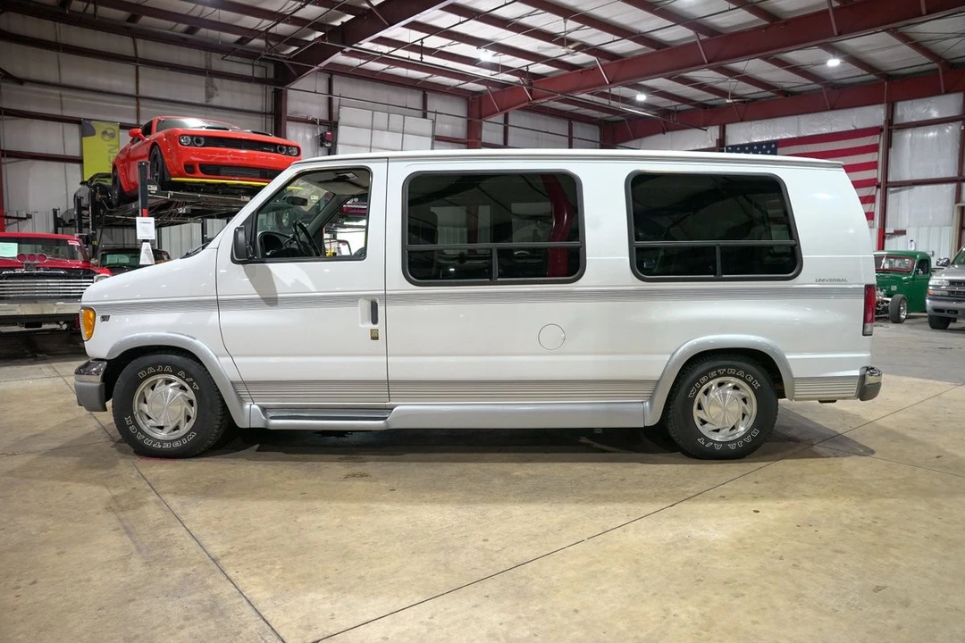 1999 Ford Econoline Van - Image 2 of 31