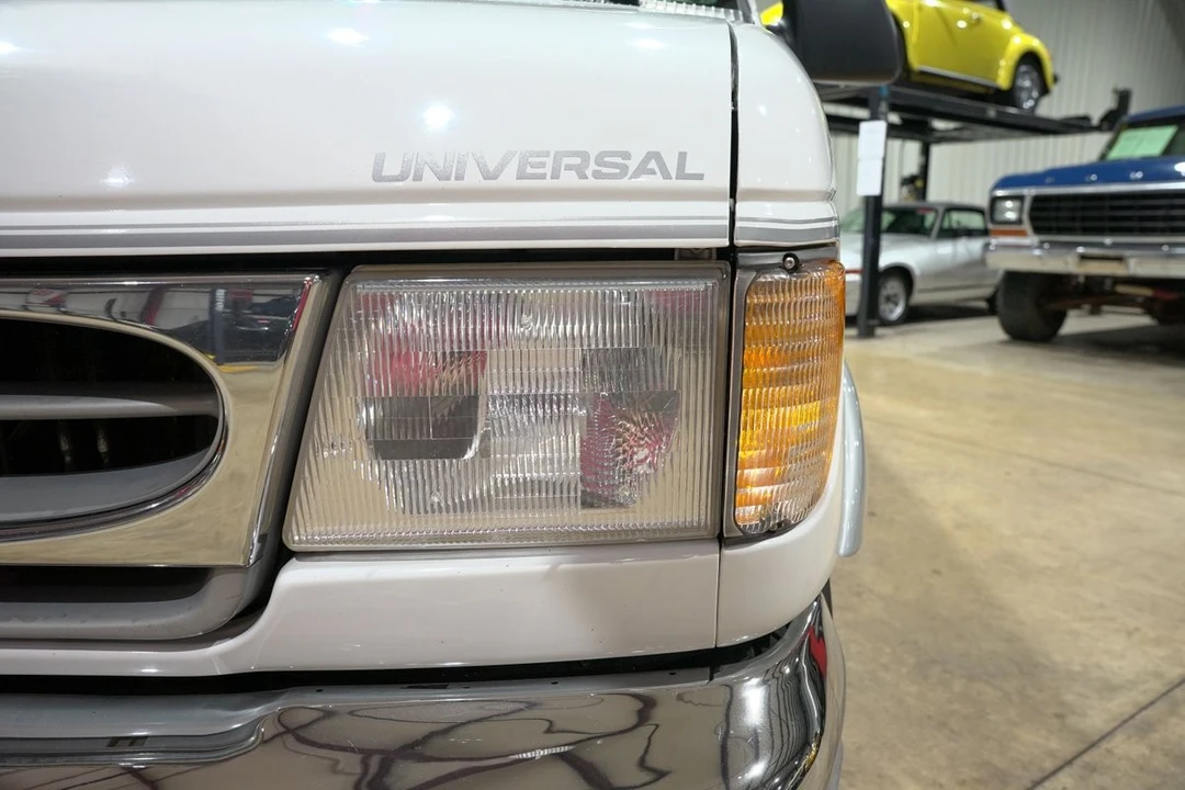 1999 Ford Econoline Van - Image 23 of 31