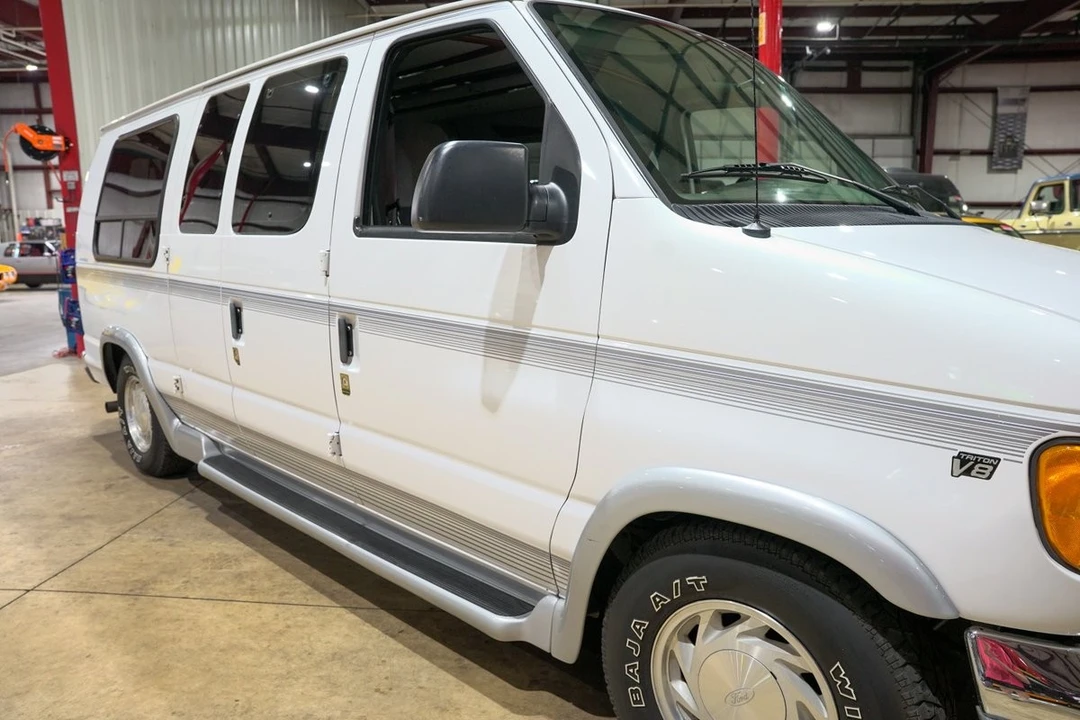 1999 Ford Econoline Van - Image 20 of 31