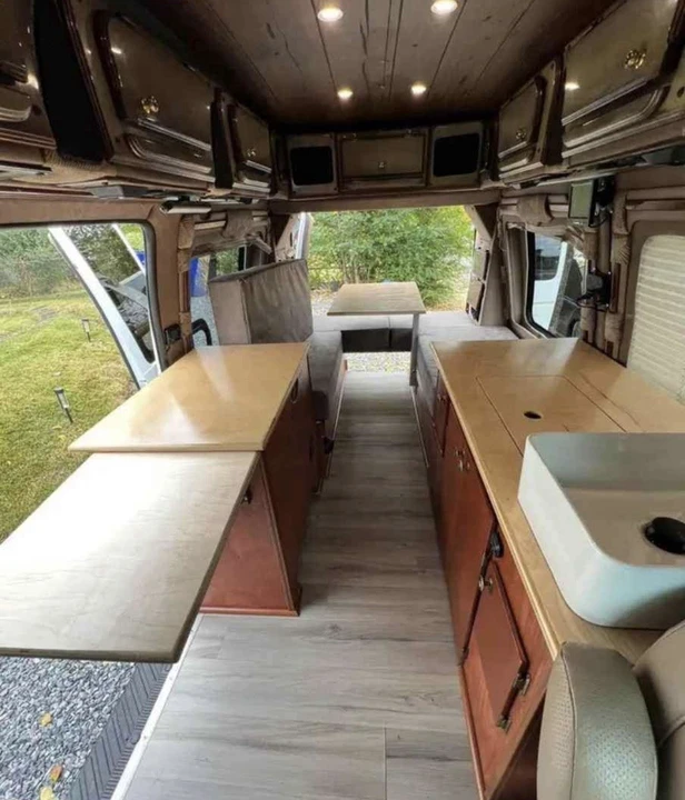 1999 Ford Econoline Van - Image 6 of 12