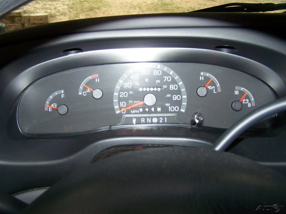 1999 Ford Econoline Van - Image 10 of 21