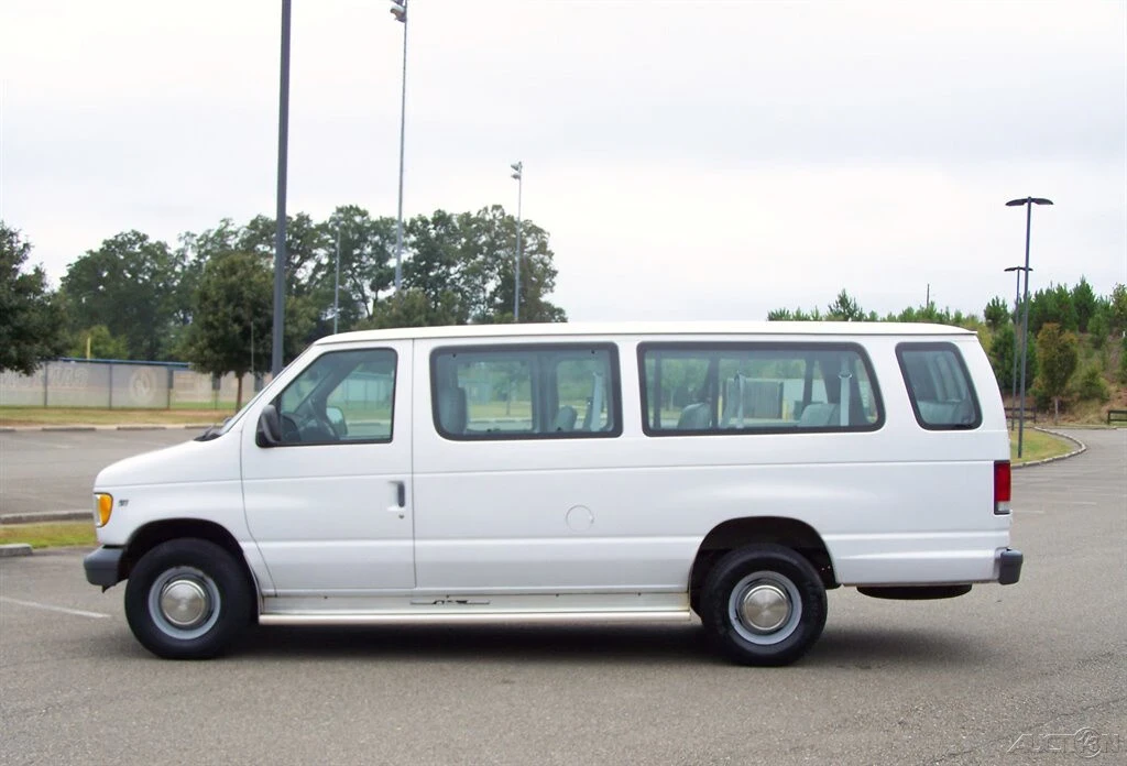 1999 Ford Econoline Van - Image 7 of 21