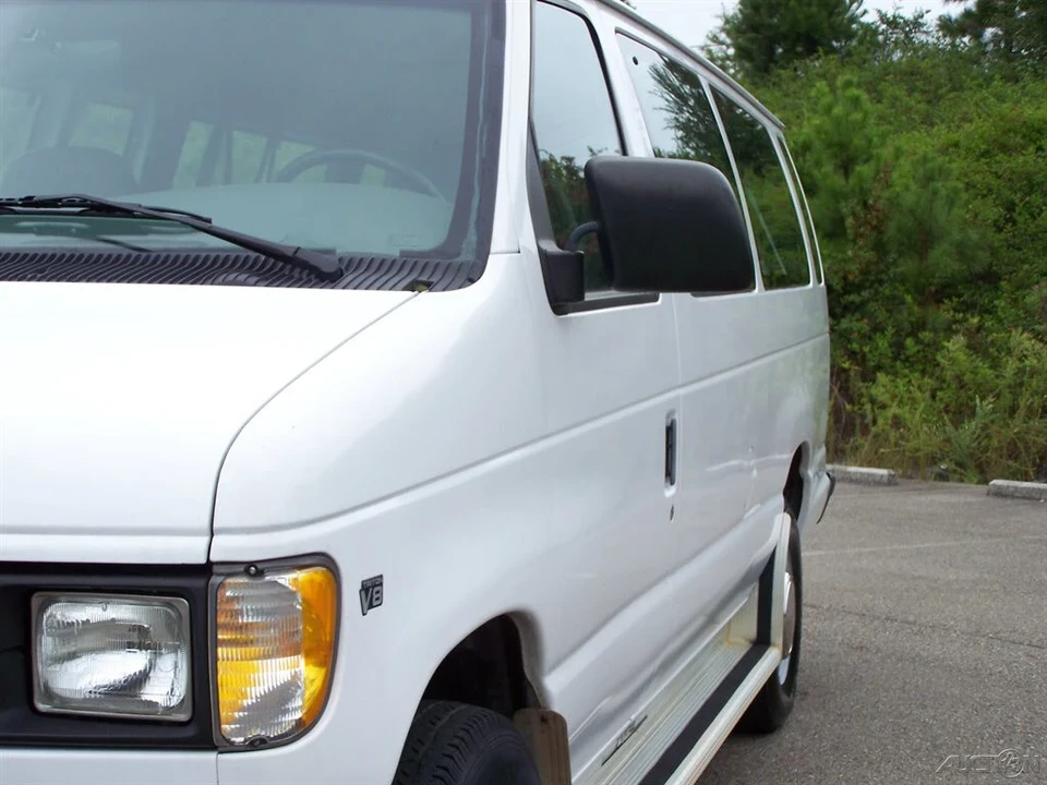 1999 Ford Econoline Van - Image 13 of 21