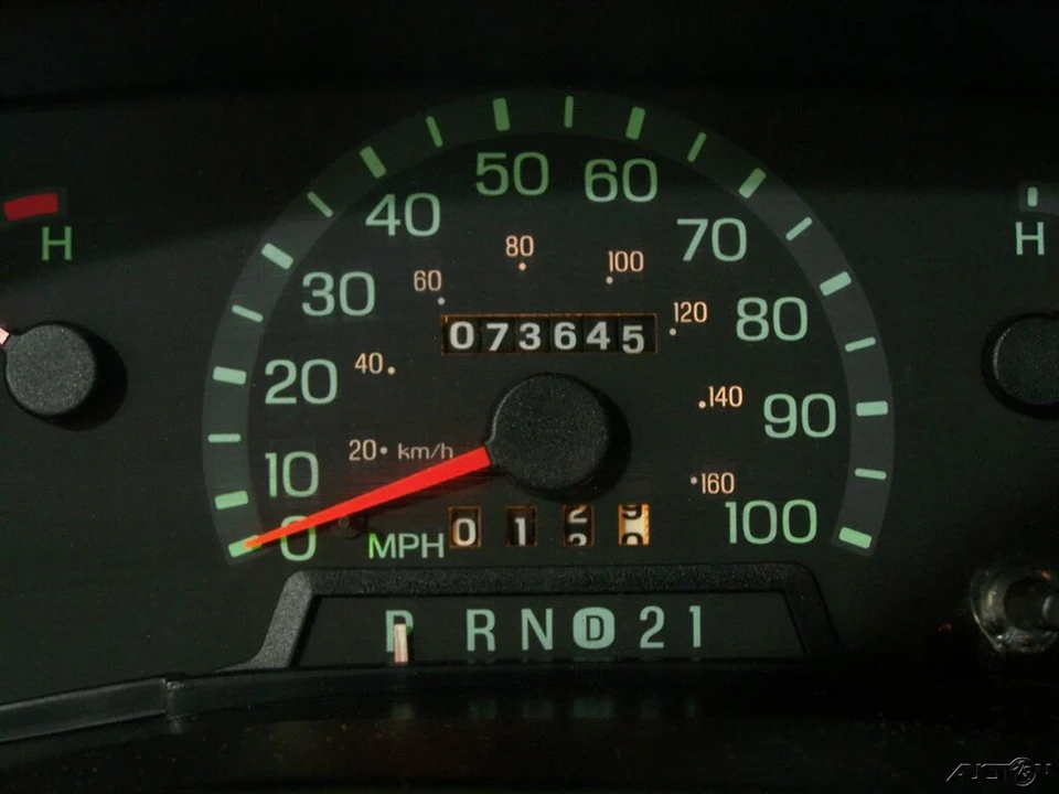 1999 Ford Econoline Van - Image 9 of 21