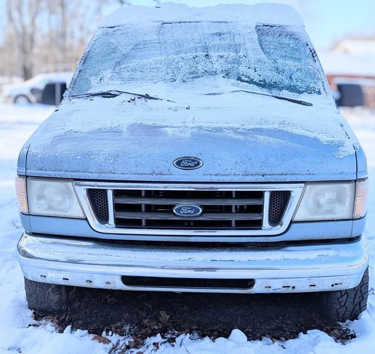 1999 Ford Econoline Van - Image 3 of 7