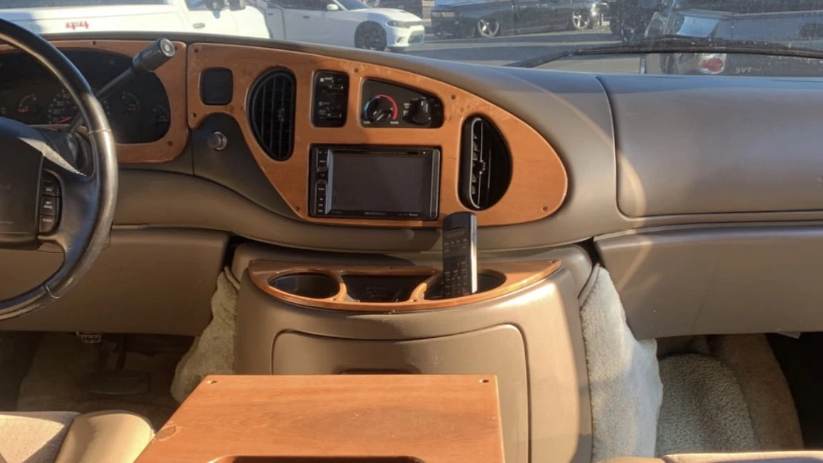1999 Ford Econoline Van - Image 10 of 16