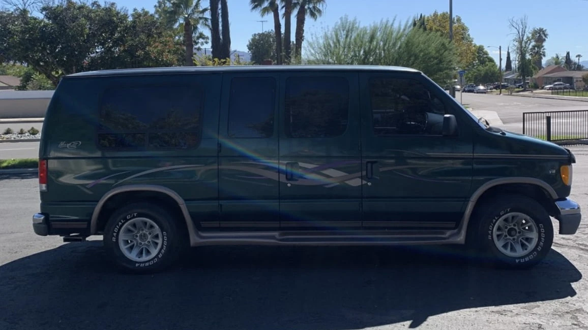 1999 Ford Econoline Van - Image 15 of 16