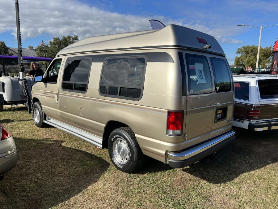 1999 Ford Econoline Van - Image 2 of 12