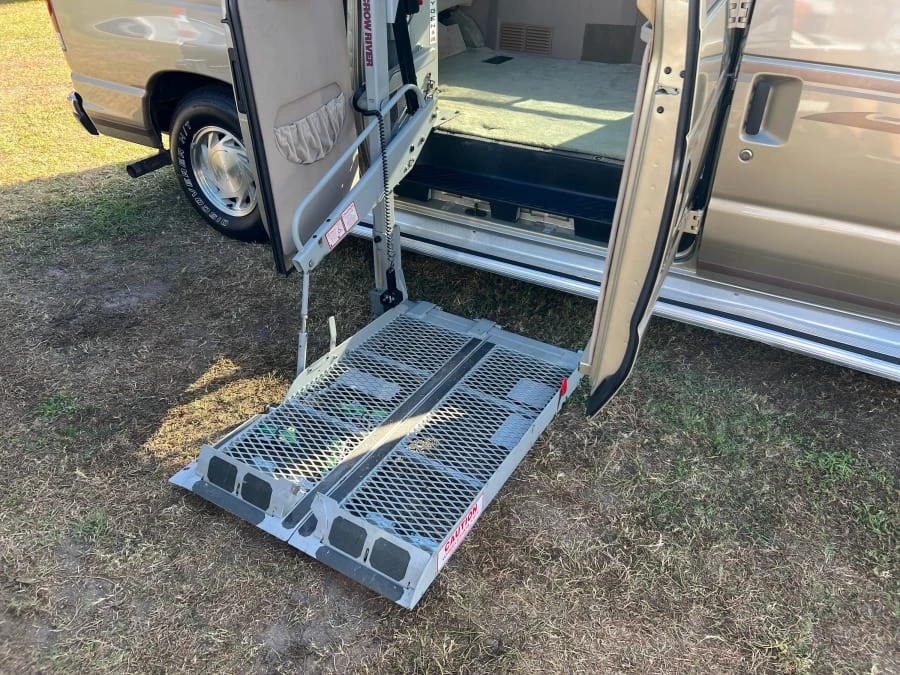 1999 Ford Econoline Van - Image 4 of 12