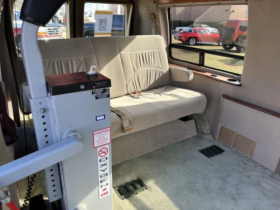 1999 Ford Econoline Van - Image 8 of 12