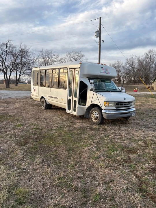 1999 Ford Econoline Van - Image 2 of 7