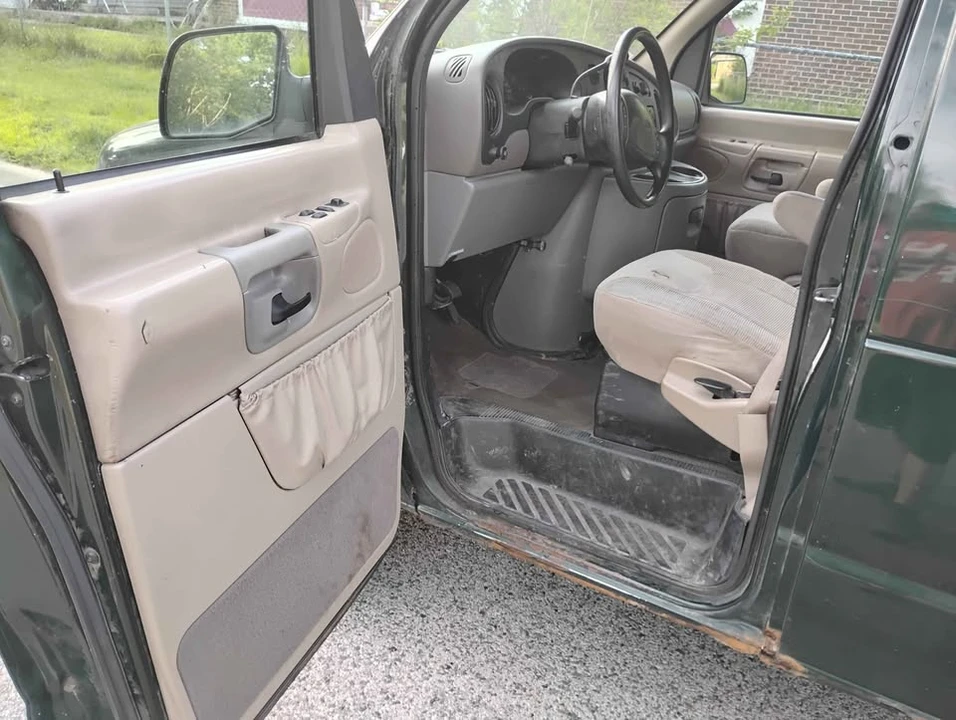 1999 Ford Econoline Van - Image 5 of 16
