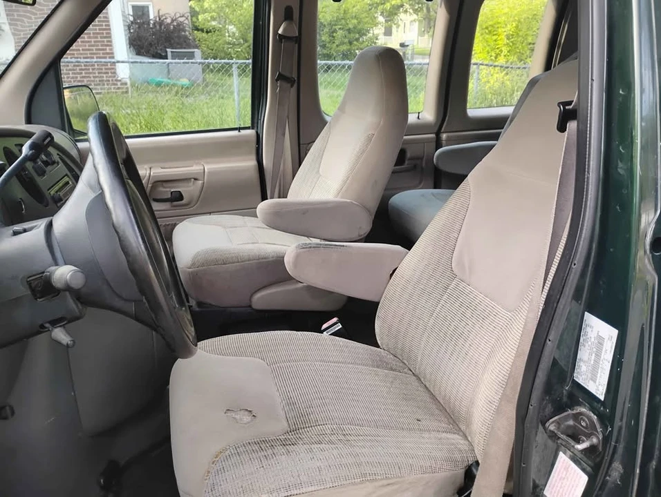 1999 Ford Econoline Van - Image 6 of 16