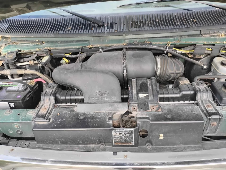 1999 Ford Econoline Van - Image 14 of 16