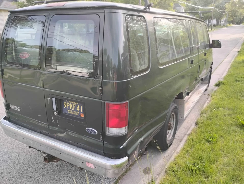 1999 Ford Econoline Van - Image 3 of 16