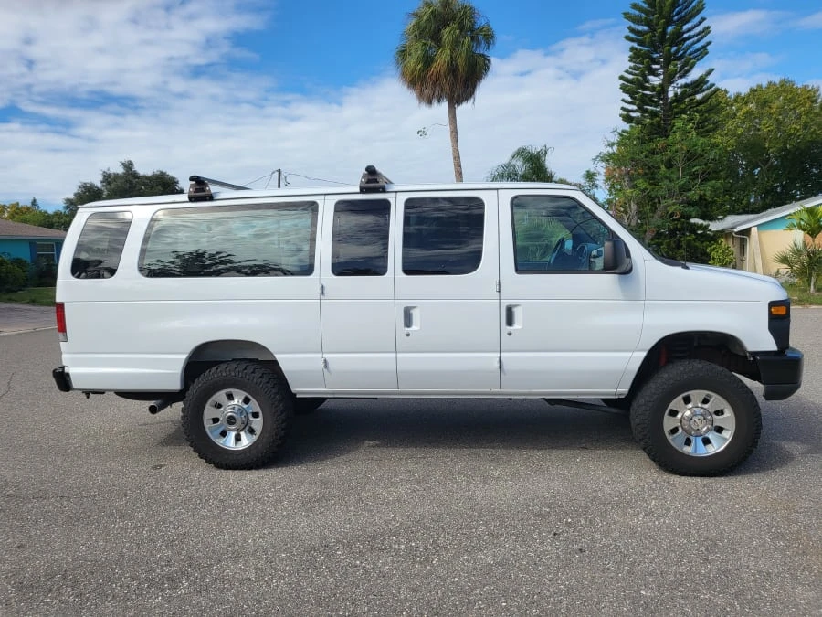 1999 Ford Econoline Van - Image 2 of 9