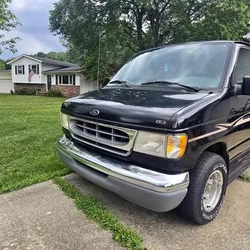 1999 Ford Econoline E150 Passenger Van