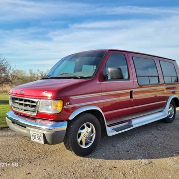 1999 Ford Econoline E150 Passenger Van