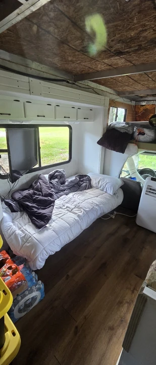 1999 Ford Econoline Van - Image 3 of 13