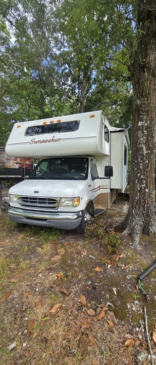 1999 Ford Econoline Van - Image 10 of 13