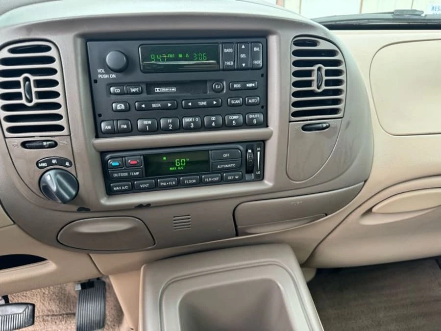 1999 Ford Expedition 1st Gen - Image 25 of 31