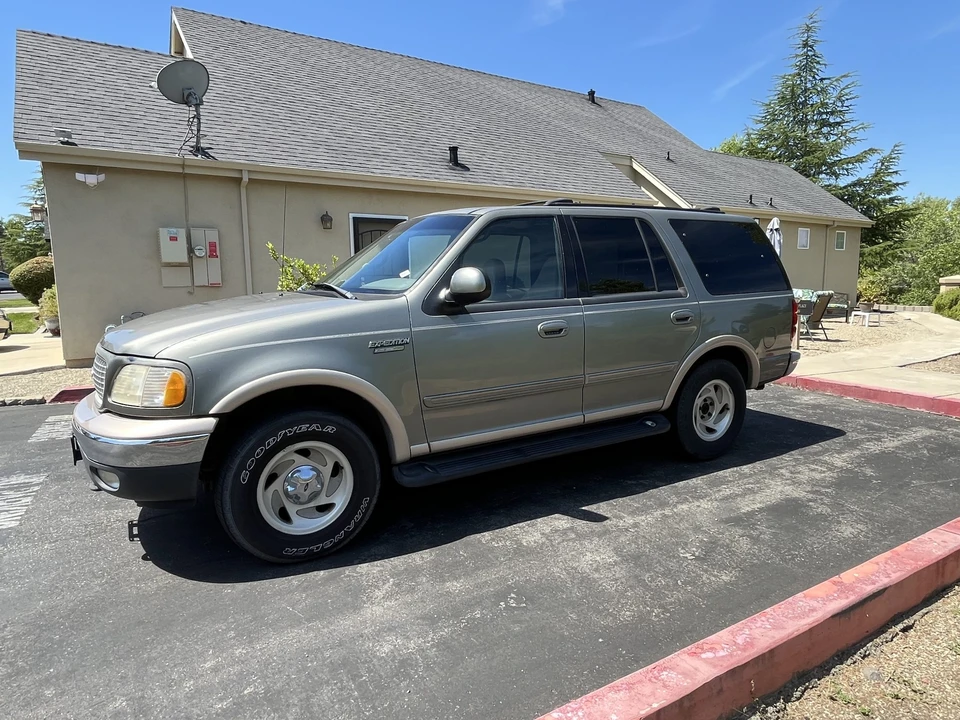 1999 Ford Expedition 1st Gen - Image 2 of 31