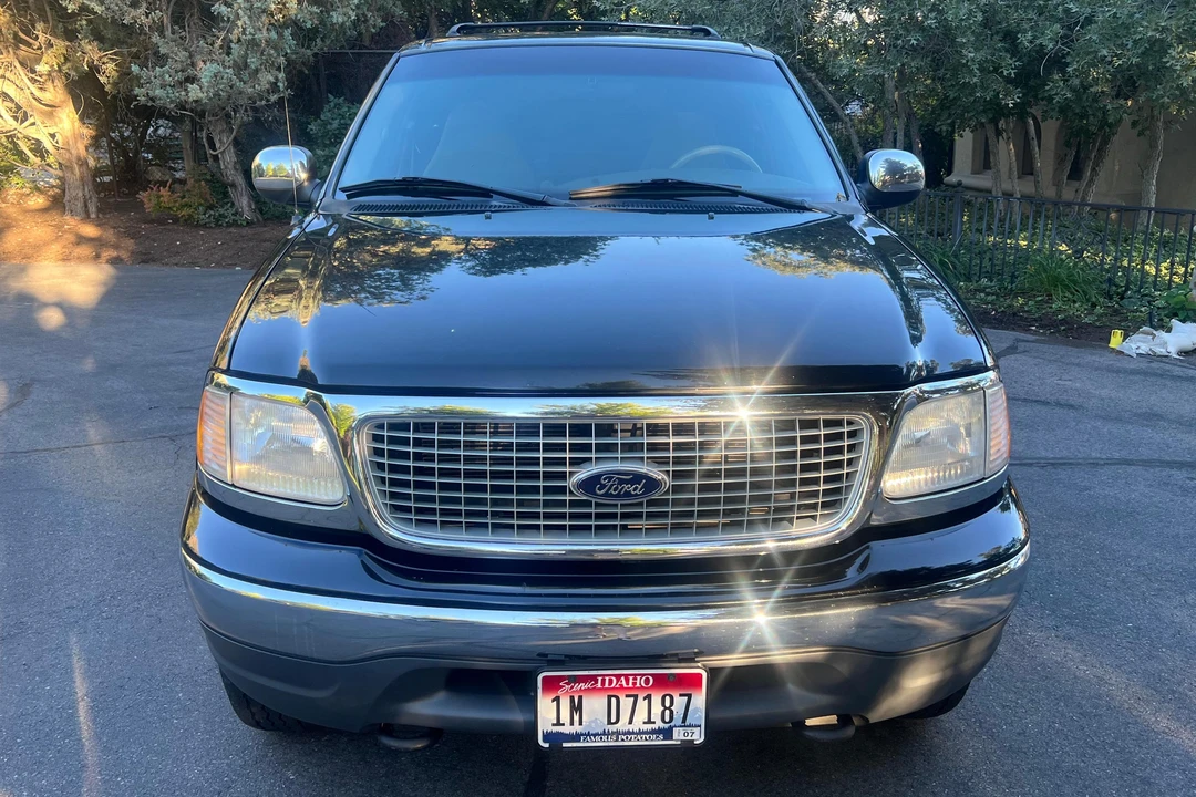 1999 Ford Expedition 1st Gen - Image 2 of 31