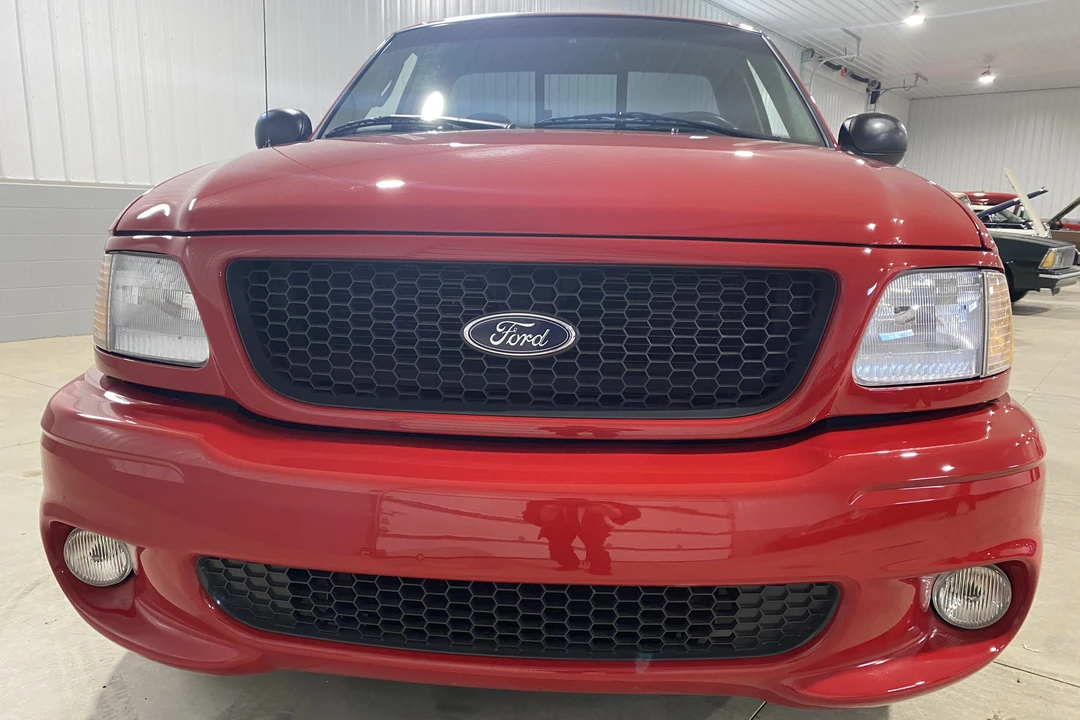 1999 Ford F-150 SVT Lightning 10th Gen - Image 6 of 8