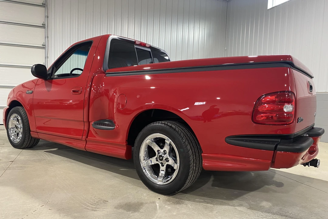 1999 Ford F-150 SVT Lightning 10th Gen - Image 4 of 8