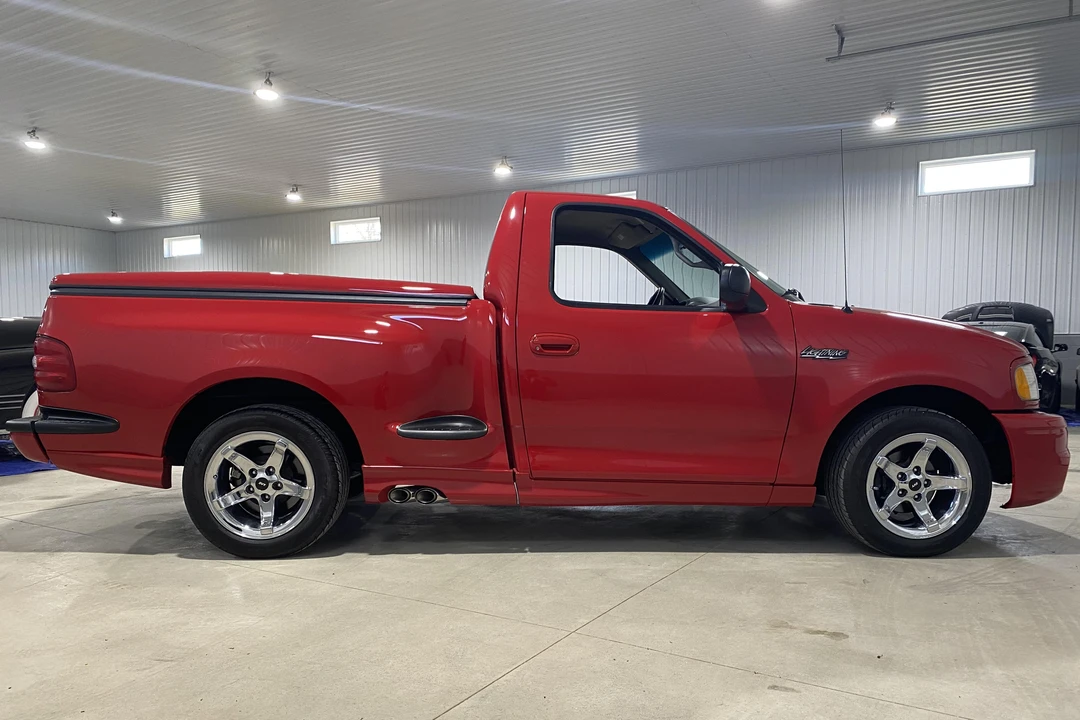 1999 Ford F-150 SVT Lightning 10th Gen - Image 3 of 8