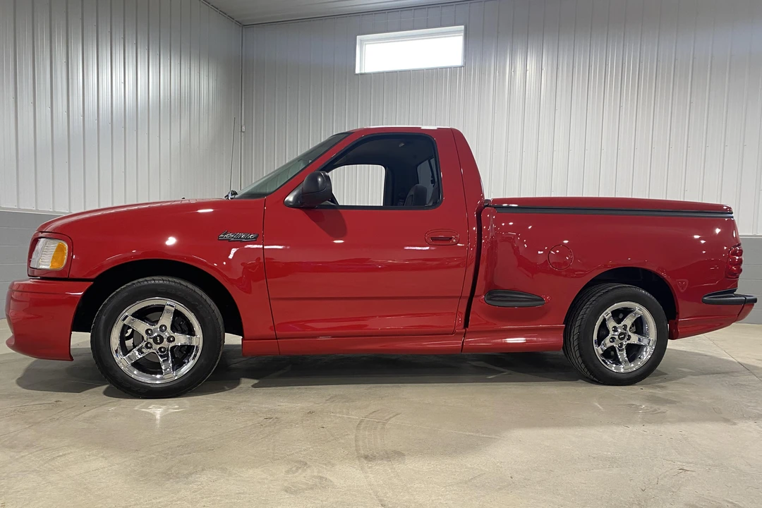 1999 Ford F-150 SVT Lightning 10th Gen - Image 7 of 8