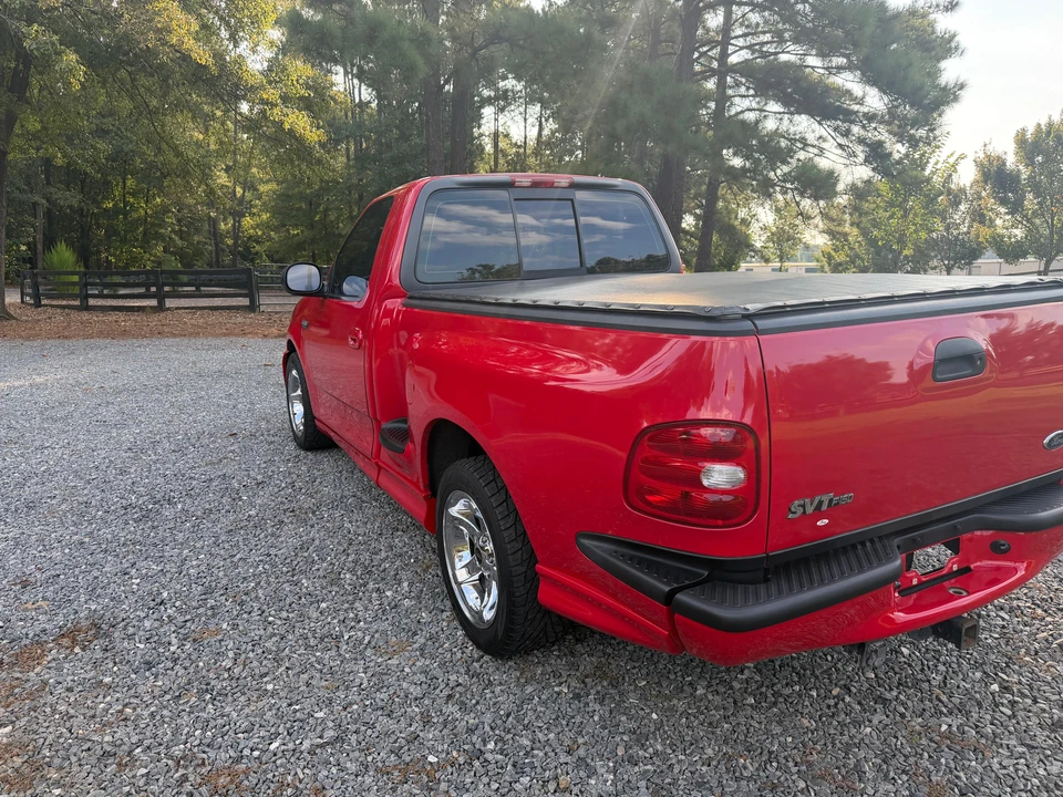 1999 Ford F-150 SVT Lightning 10th Gen - Image 10 of 31