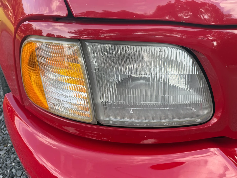 1999 Ford F-150 SVT Lightning 10th Gen - Image 14 of 31