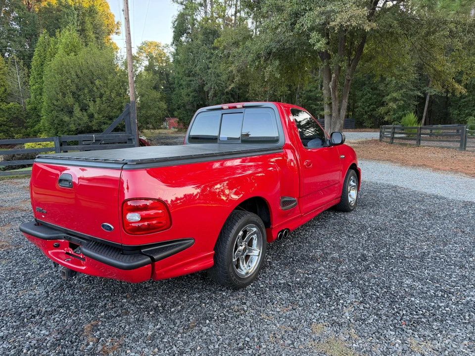 1999 Ford F-150 SVT Lightning 10th Gen - Image 12 of 31