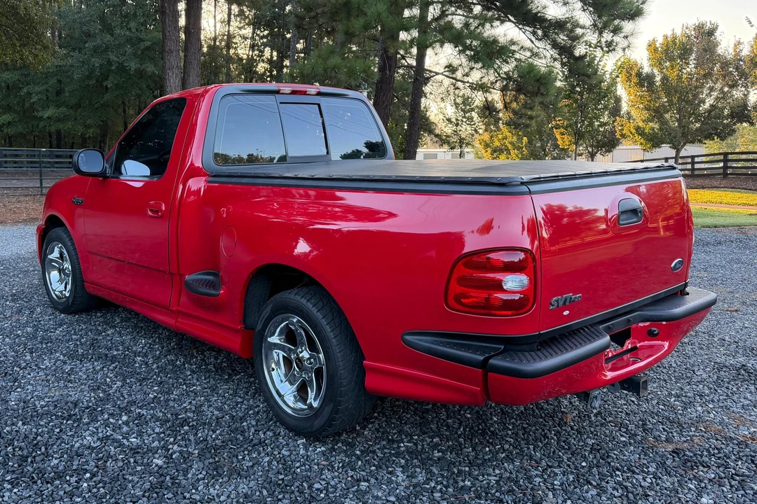 1999 Ford F-150 SVT Lightning 10th Gen - Image 4 of 31