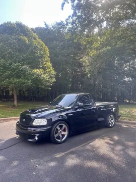 1999 Ford F-150 SVT Lightning Pickup 2D 6 1/2 ft
