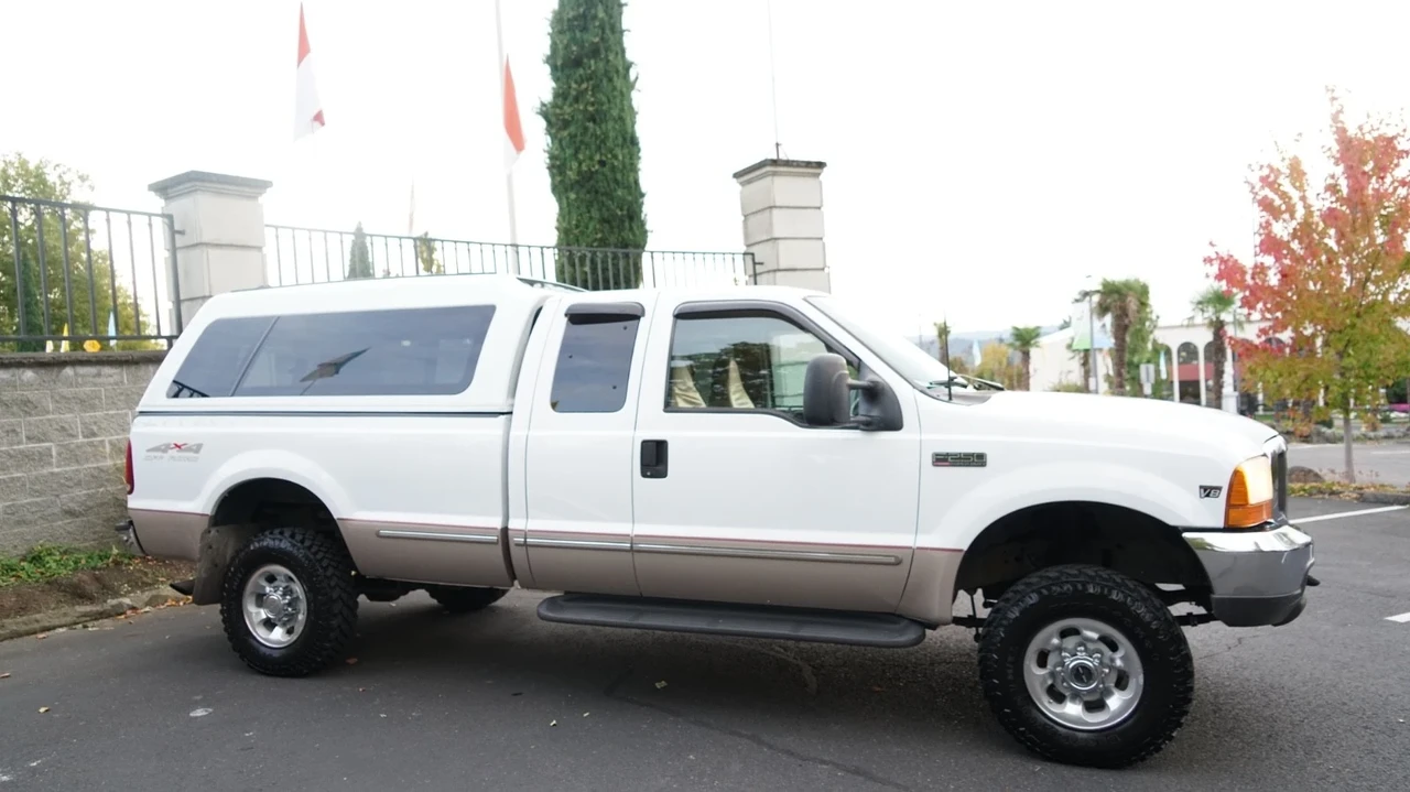 1999 Ford Super Duty 1st Gen - Image 2 of 21