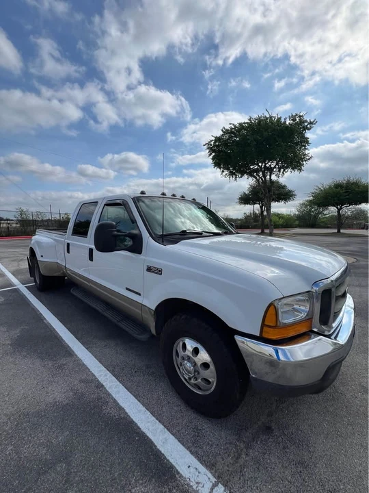 1999 Ford Super Duty 1st Gen - Image 2 of 11