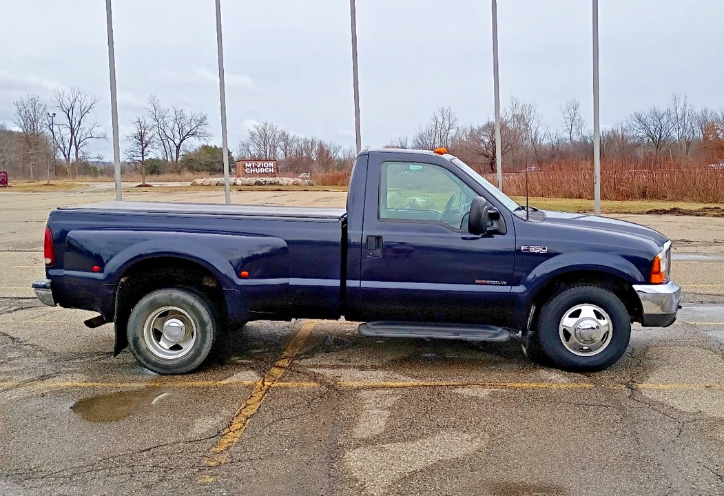 1999 Ford Super Duty 1st Gen - Image 2 of 29