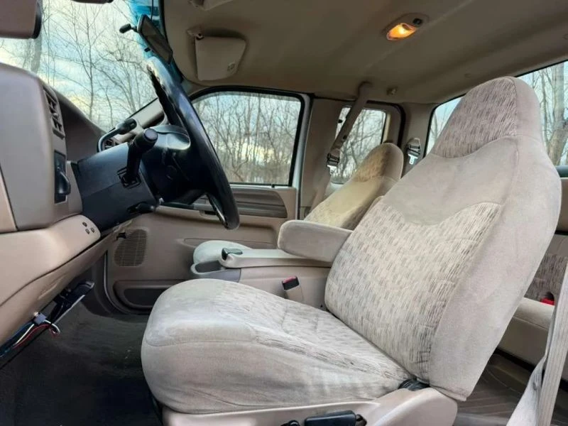 1999 Ford Super Duty 1st Gen - Image 9 of 12