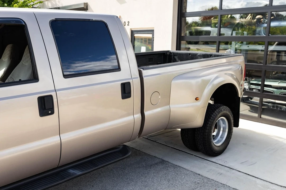 1999 Ford Super Duty 1st Gen - Image 9 of 12