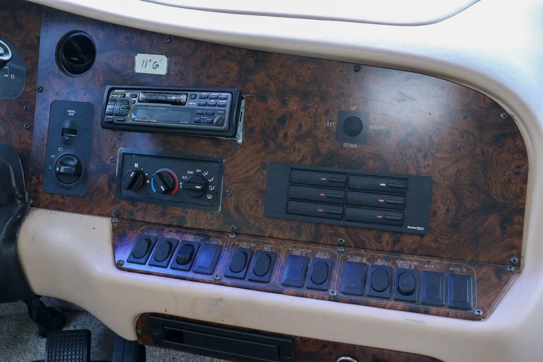 1999 Ford Super Duty 1st Gen - Image 14 of 21