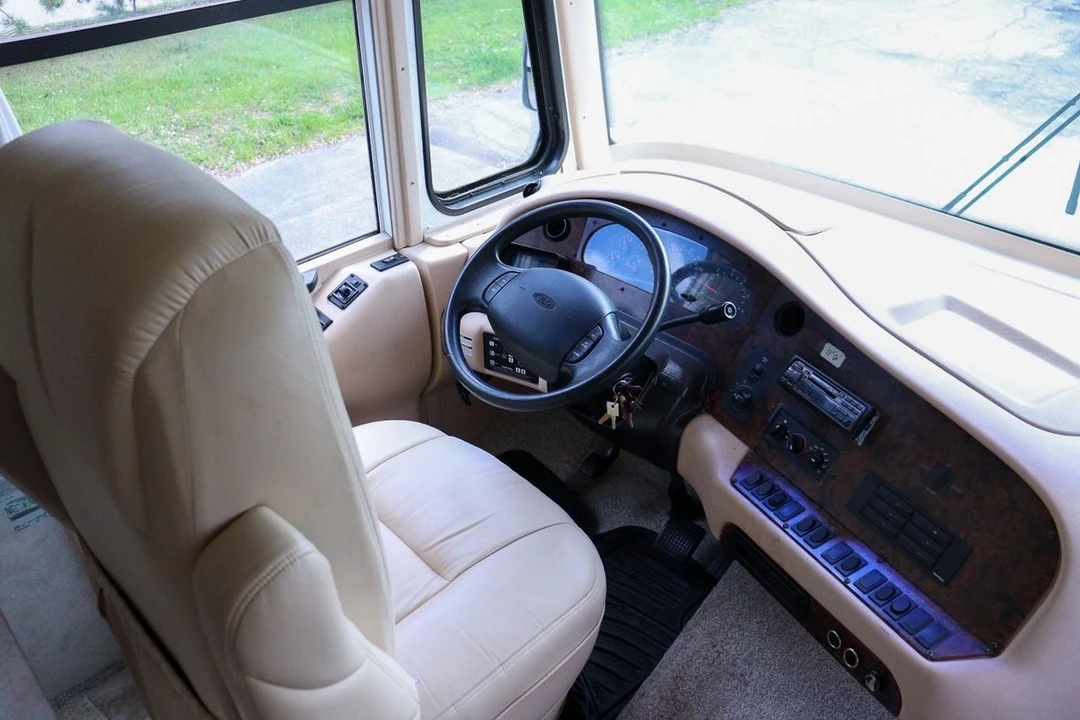 1999 Ford Super Duty 1st Gen - Image 12 of 21